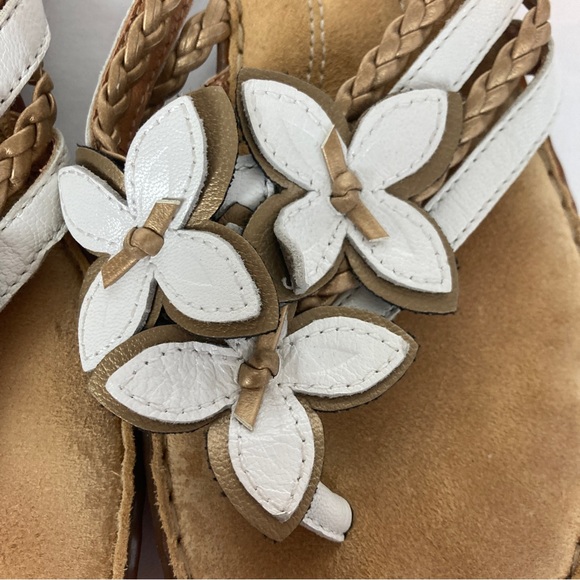 Clarks Artisan White Leather Flower Floral Flip Flop Thong Sandals Women’s 6.5 - Picture 3 of 11